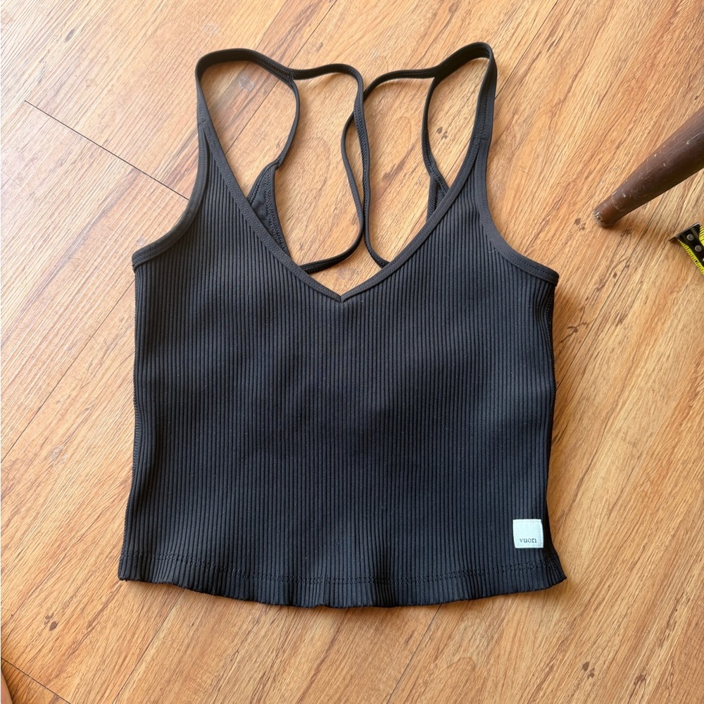 Vuori Black Ribbed Cropped Tank Top
